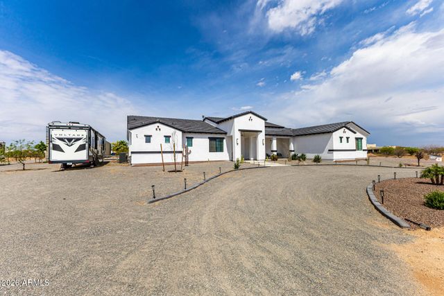 25583 W MADRE DEL ORO Drive, Wittmann, AZ 85361