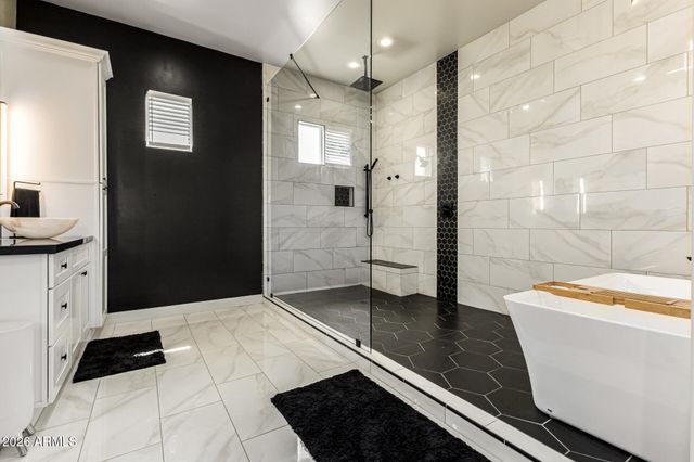 25583 W MADRE DEL ORO Drive, Wittmann, AZ 85361