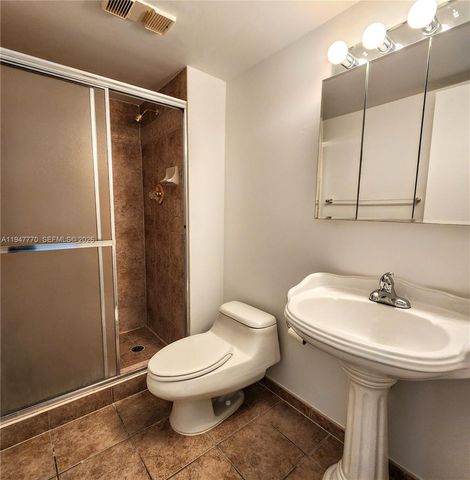 18151 NE 31st Court 301, Aventura, FL 33160