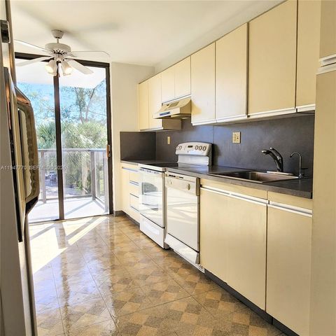 18151 NE 31st Court 301, Aventura, FL 33160