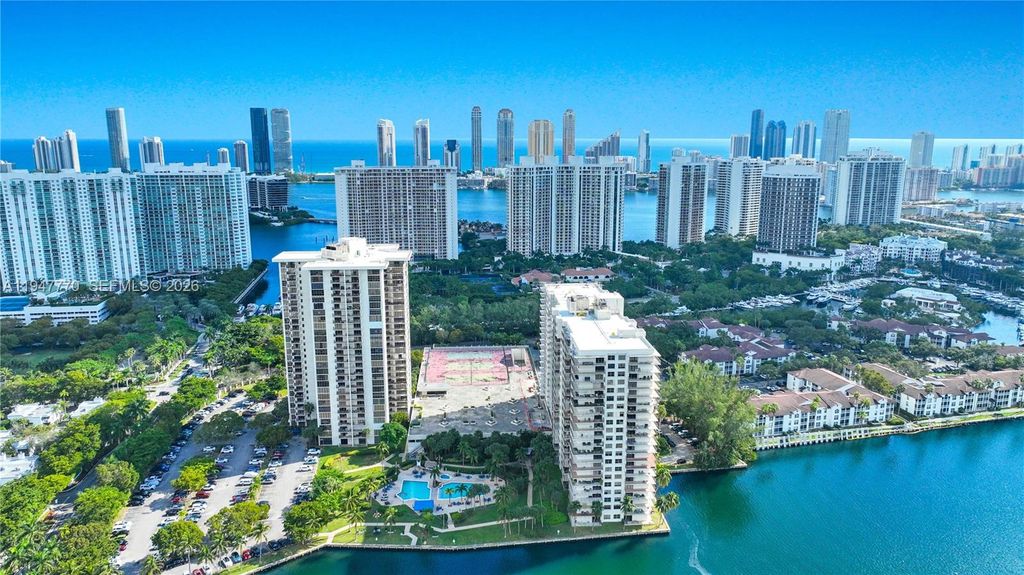 18151 NE 31st Court 301, Aventura, FL 33160