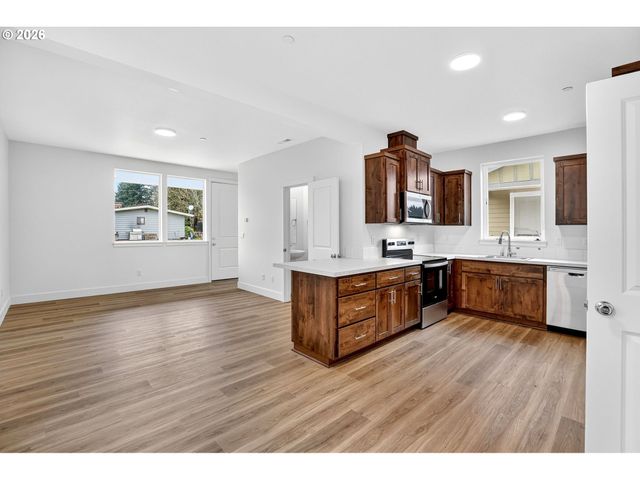 6207 Ne 43RD St, Vancouver, WA 98661