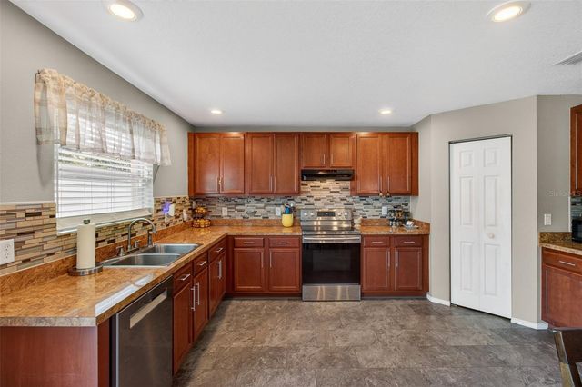 11154 RUNNING PINE DRIVE DRIVE, Riverview, FL 33569