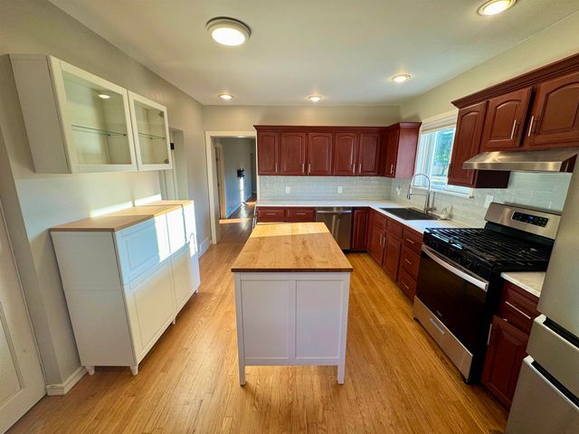 2100 Tackle Street, Essexville, MI 48732