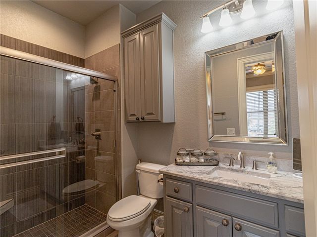 1453 Le Chesnay Drive, Centerton, AR 72719