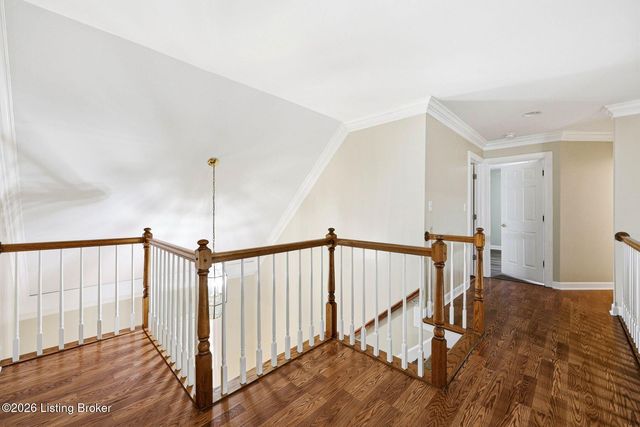 10122 Springhurst Gardens Cir, Louisville, KY 40241