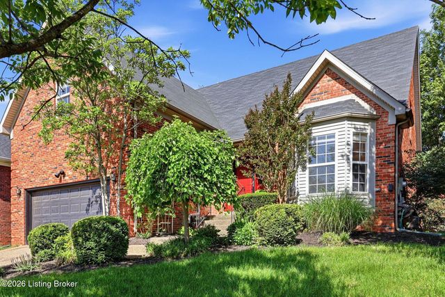 10122 Springhurst Gardens Cir, Louisville, KY 40241