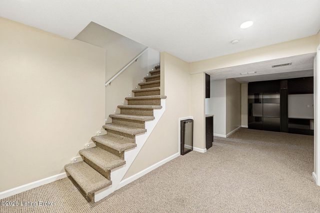 10122 Springhurst Gardens Cir, Louisville, KY 40241