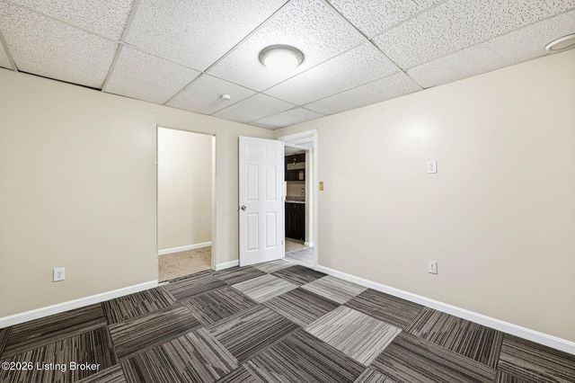 10122 Springhurst Gardens Cir, Louisville, KY 40241