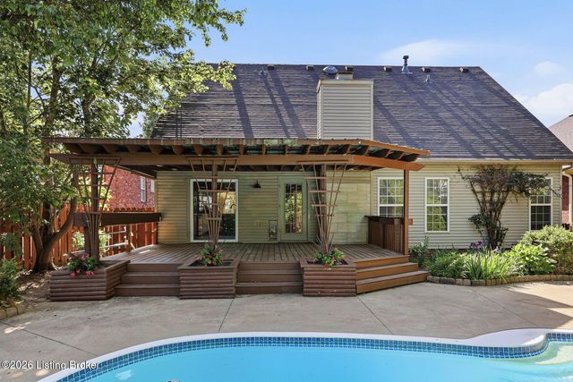 10122 Springhurst Gardens Cir, Louisville, KY 40241