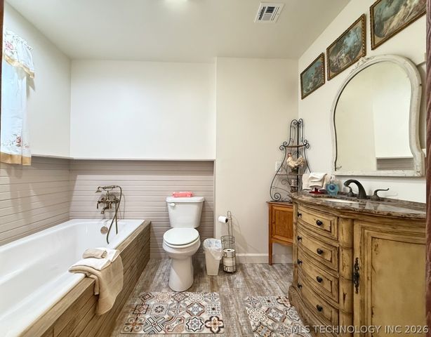 5969 E 620 Road, Locust Grove, OK 74352