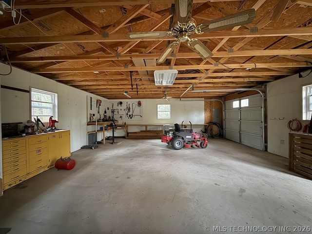5969 E 620 Road, Locust Grove, OK 74352