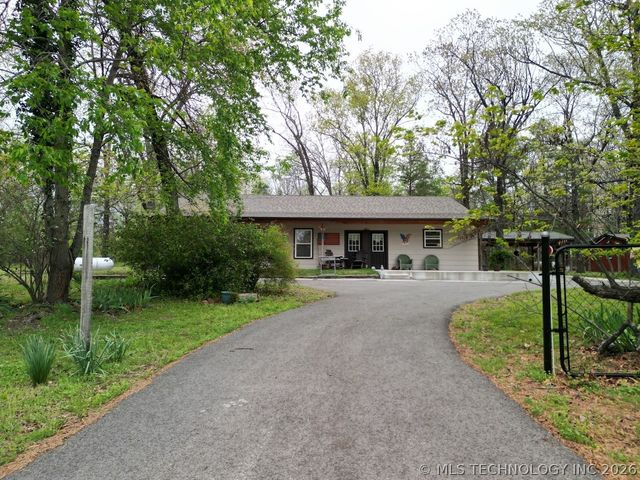 5969 E 620 Road, Locust Grove, OK 74352