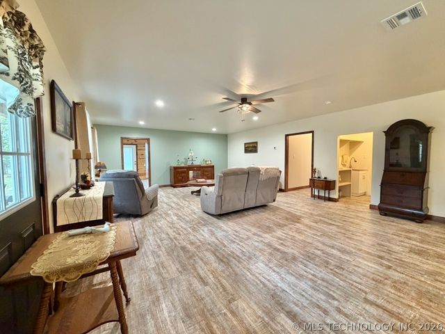 5969 E 620 Road, Locust Grove, OK 74352