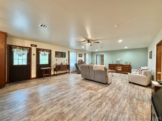5969 E 620 Road, Locust Grove, OK 74352