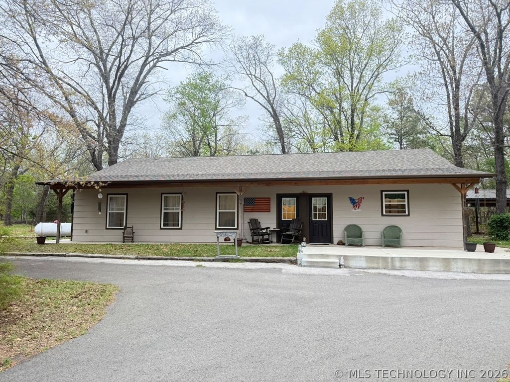 5969 E 620 Road, Locust Grove, OK 74352