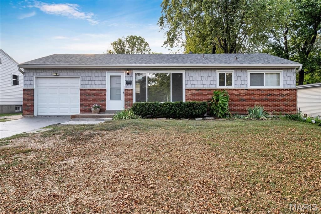 105 Capri Drive, Florissant, MO 63033