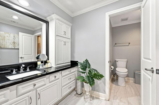 419 E Fair Harbor Lane, Houston, TX 77079