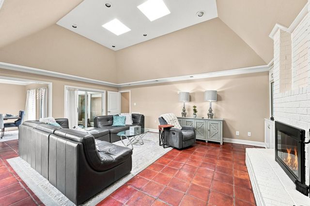 419 E Fair Harbor Lane, Houston, TX 77079