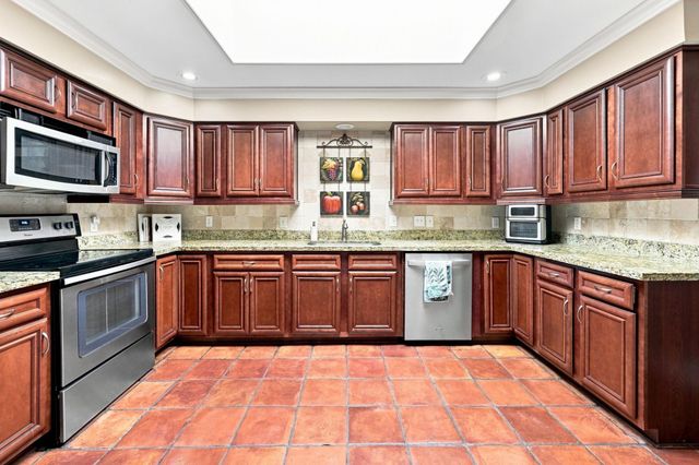 419 E Fair Harbor Lane, Houston, TX 77079