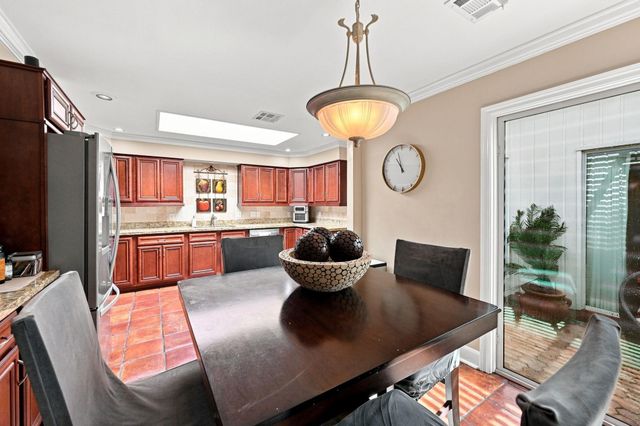 419 E Fair Harbor Lane, Houston, TX 77079