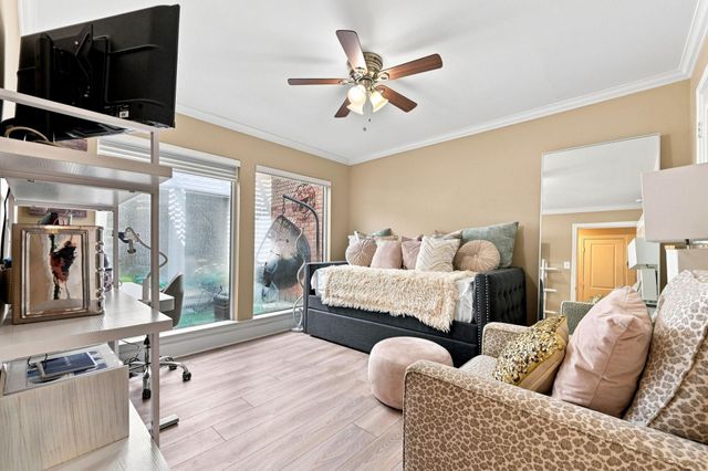 419 E Fair Harbor Lane, Houston, TX 77079
