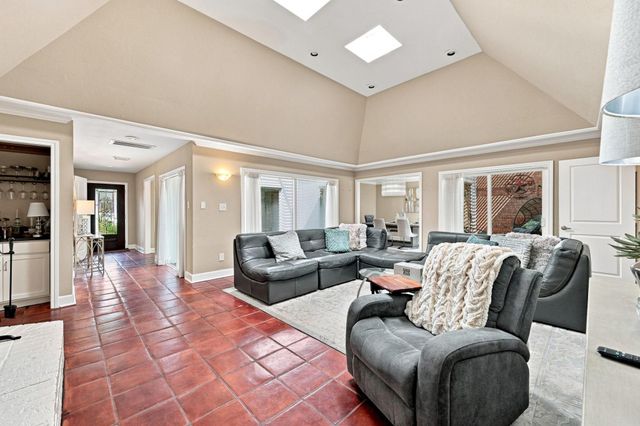 419 E Fair Harbor Lane, Houston, TX 77079