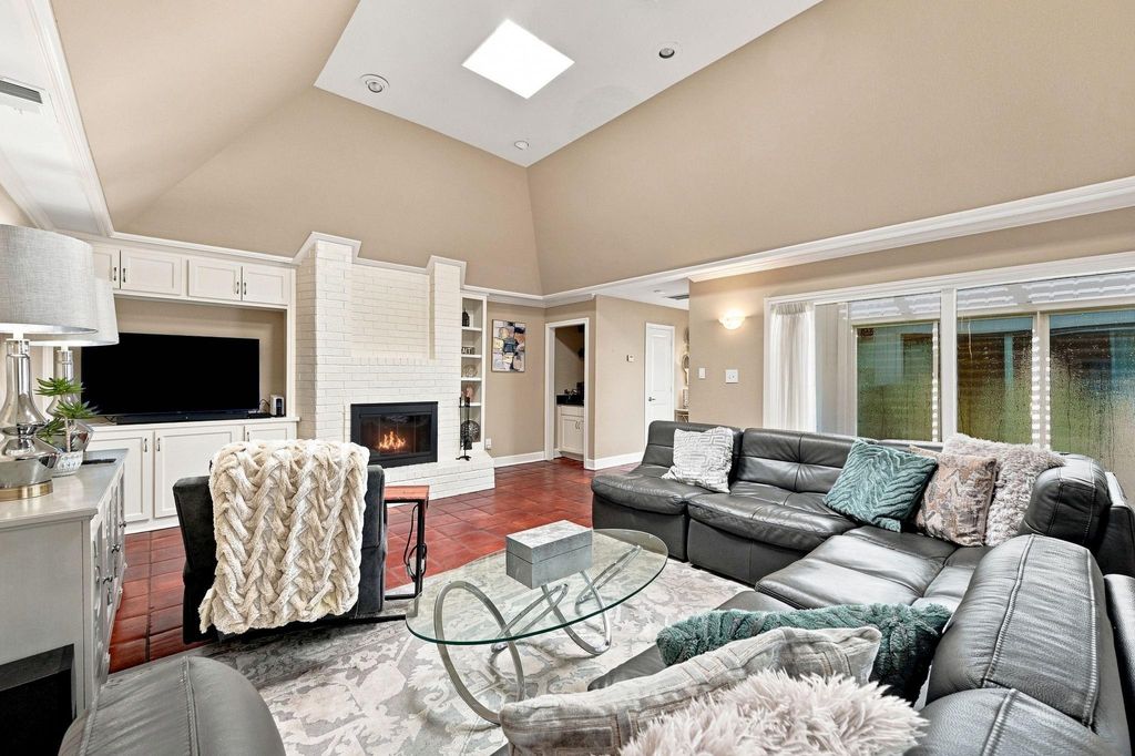 419 E Fair Harbor Lane, Houston, TX 77079