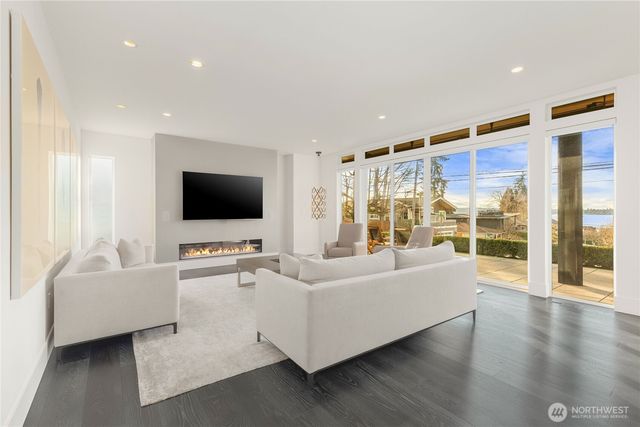 6504 103rd Avenue NE, Kirkland, WA 98033