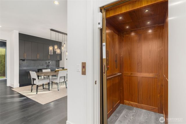 6504 103rd Avenue NE, Kirkland, WA 98033