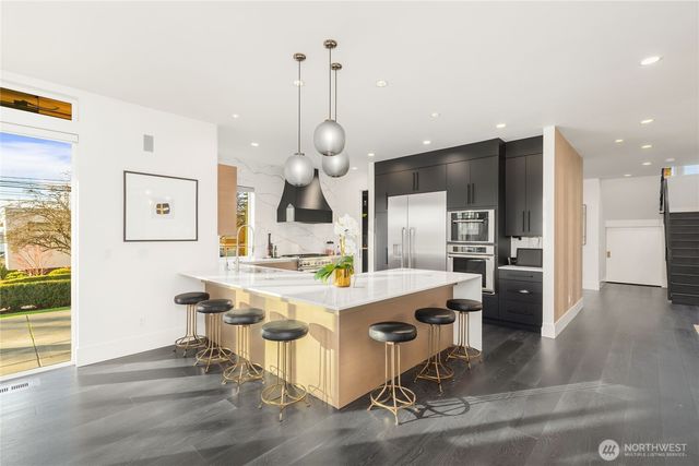 6504 103rd Avenue NE, Kirkland, WA 98033