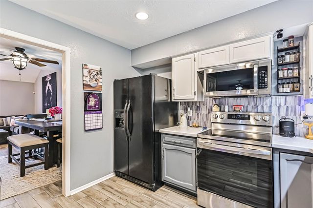 115 Lazy Hollow Drive, League City, TX 77573