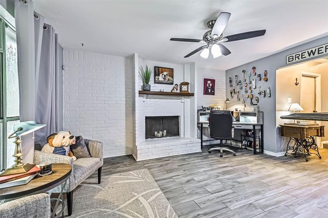 115 Lazy Hollow Drive, League City, TX 77573