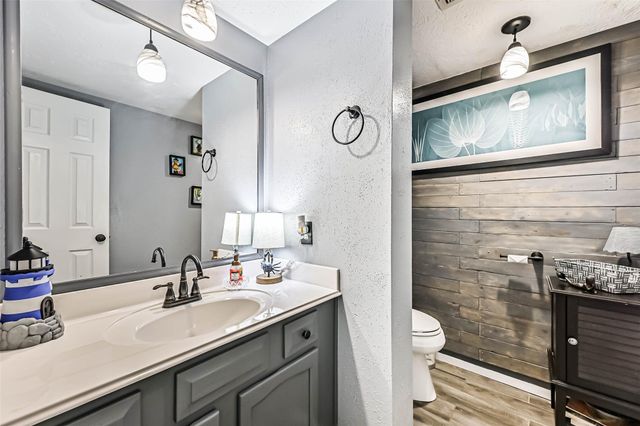 115 Lazy Hollow Drive, League City, TX 77573