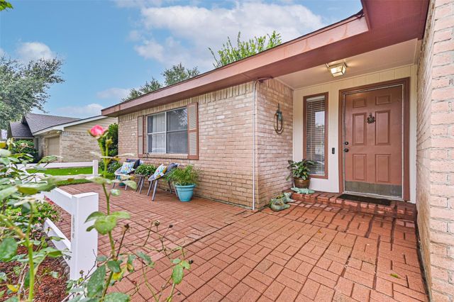 115 Lazy Hollow Drive, League City, TX 77573