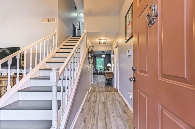 115 Lazy Hollow Drive, League City, TX 77573
