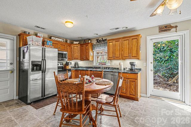 5069 W Piedmont Circle, Conover, NC 28613