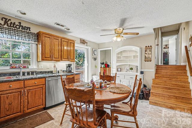 5069 W Piedmont Circle, Conover, NC 28613