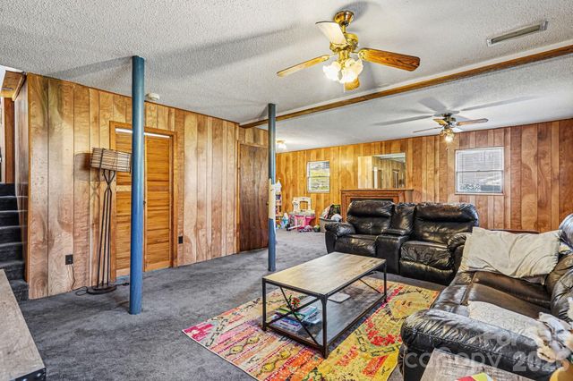 5069 W Piedmont Circle, Conover, NC 28613