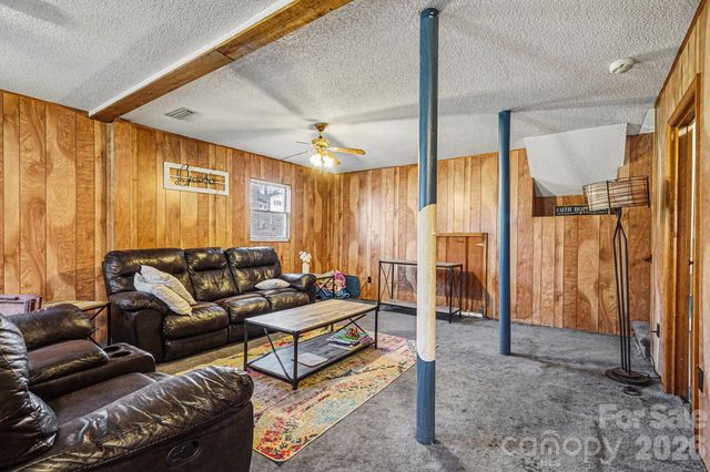 5069 W Piedmont Circle, Conover, NC 28613