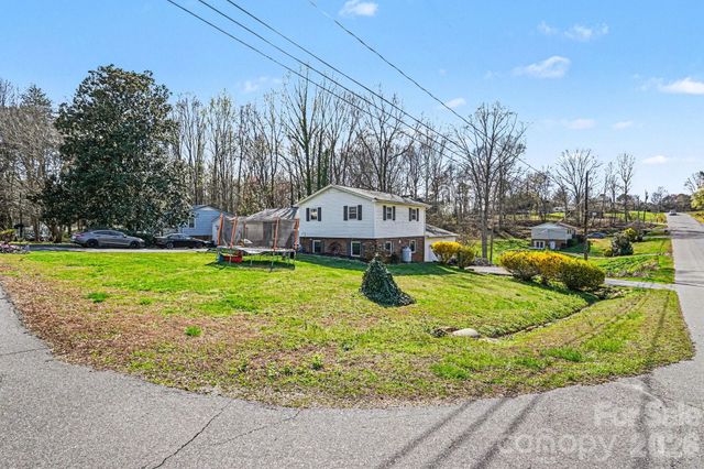 5069 W Piedmont Circle, Conover, NC 28613