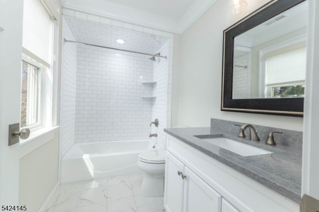 85 May Dr, Chatham Twp., NJ 07928