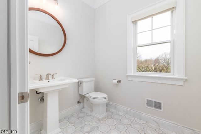 85 May Dr, Chatham Twp., NJ 07928