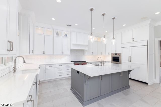 85 May Dr, Chatham Twp., NJ 07928