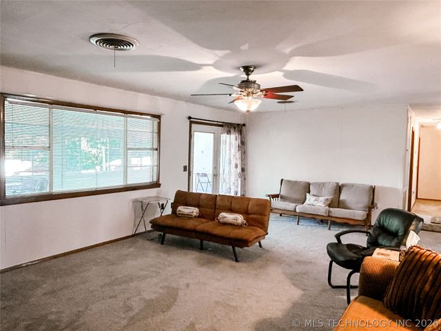 1176 W Albert Road, Mcalester, OK 74501