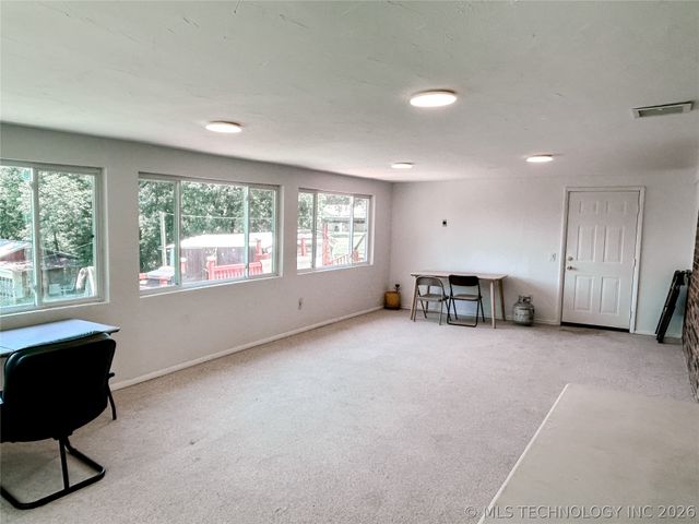 1176 W Albert Road, Mcalester, OK 74501