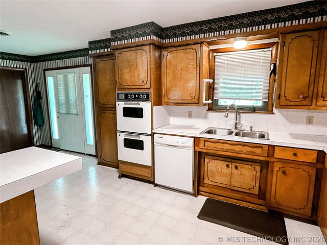 1176 W Albert Road, Mcalester, OK 74501