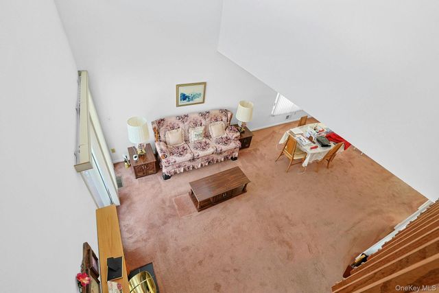 2 Linda Court, Nanuet, NY 10954