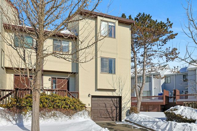 2 Linda Court, Nanuet, NY 10954