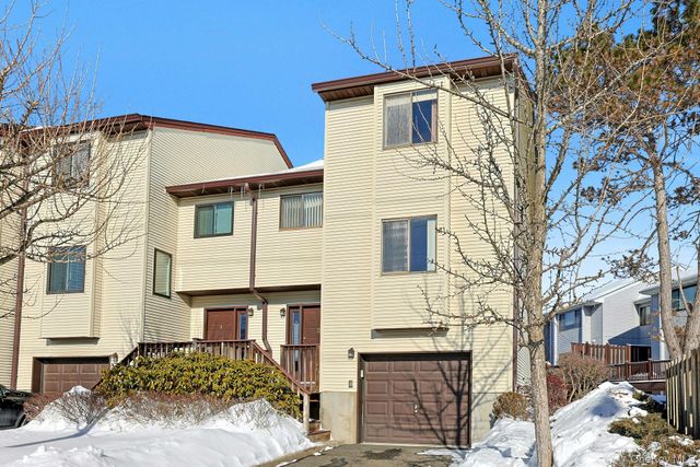 2 Linda Court, Nanuet, NY 10954